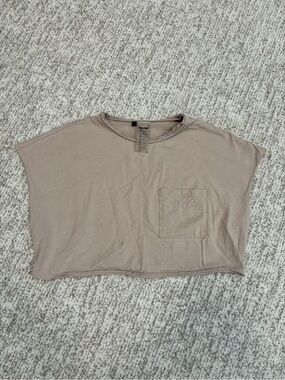 Bo+Tee Taupe Crop Pocket Tee